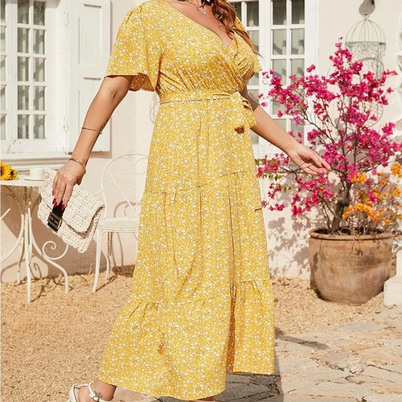 NWT Yellow Floral Plus Size Short Sleeve Wrap Maxi Dress - Picture 2 of 4